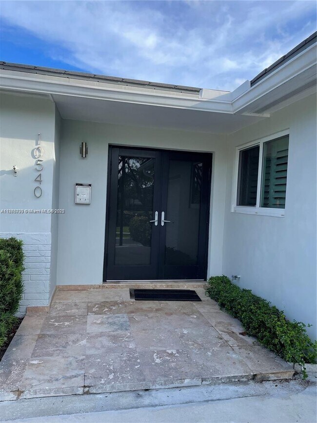 Building Photo - 10540 SW 96th St