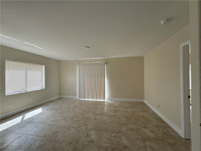 Foto del edificio - 640 E San Lorenzo St
