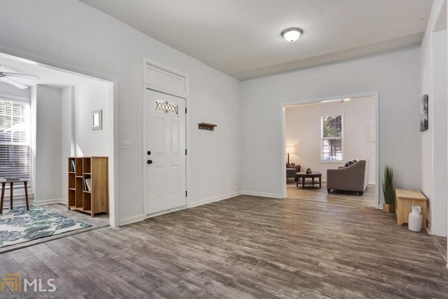 Foto del edificio - 741 Dill Ave SW