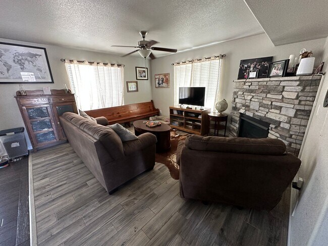 Foto del edificio - AMAZINGLY MAINTAINED HOUSE IN LORSON RANCH...