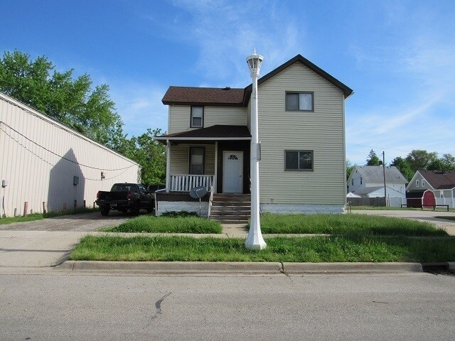 Primary Photo - 1413 Columbus Ave