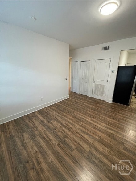 Building Photo - 506 E Liberty Ln