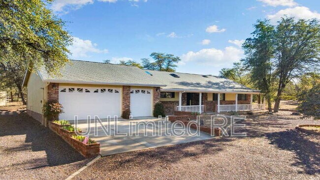 Foto del edificio - 8407 N Live Oak Dr