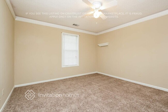 Building Photo - 443 Linda Ln