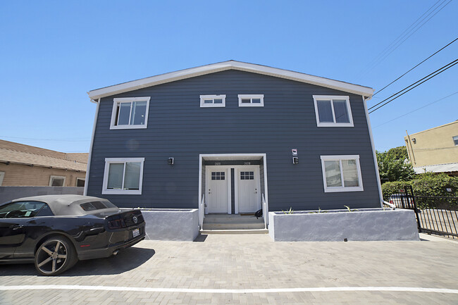 Building Photo - 2420 Folsom St