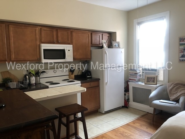 Building Photo - Charming Efficiency Studio in Logan Circle!