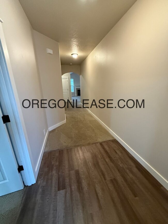 Building Photo - 2017 3/2 in West Eugene