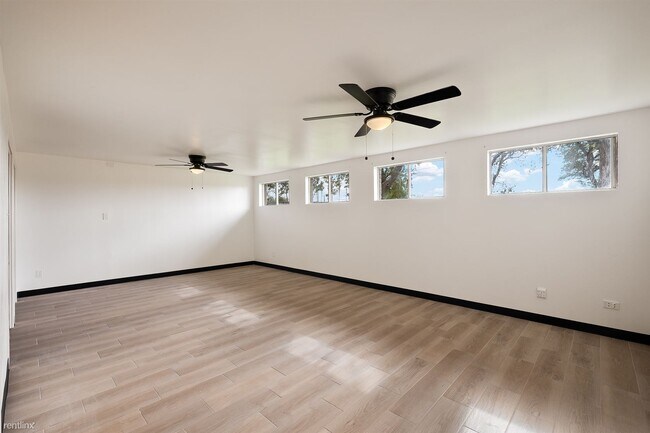 Foto del edificio - 4 br, 4 bath House - 135 W Quince Ave