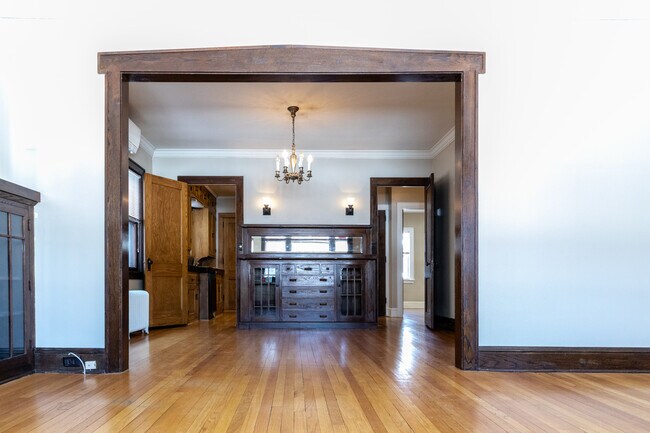 Building Photo - 4624 Lyndale Ave S