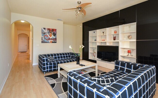 Foto del edificio - Lakeside Village Townhouse 2 Bedroom  2.5 Bath Available for Short-Term Rental