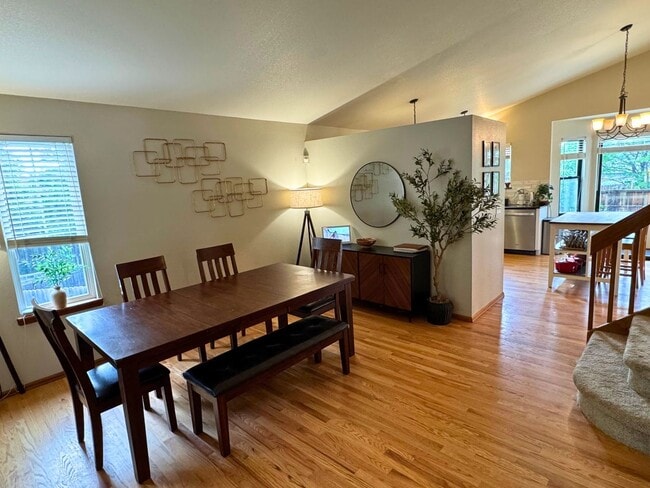Building Photo - Spacious 5BR House in Aurora