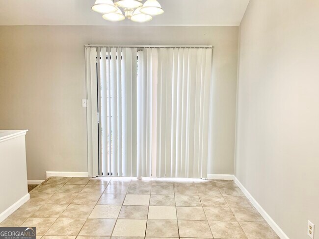 Foto del edificio - 2046 Oak Park Ln