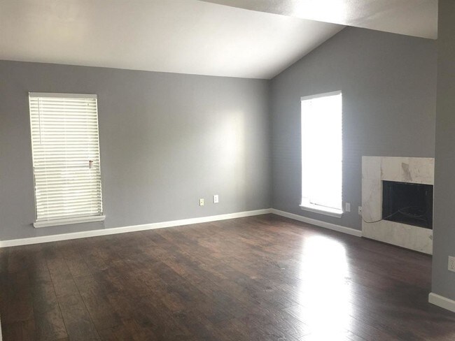 Photo - 2025 Augusta Dr Townhome