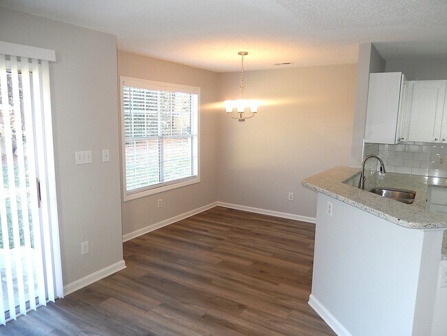 Foto del edificio - 1454 Cimarron Pkwy