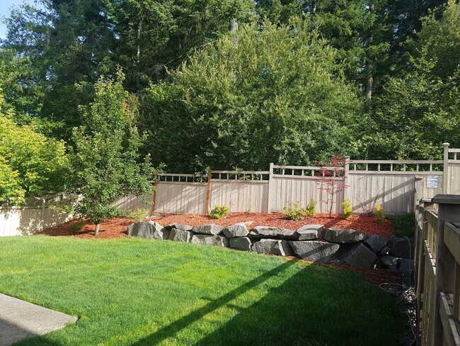 Foto del edificio - 4 Bedroom + Office in NE Lacey - Fully Fenced Yard and Minutes from freeway and JBLM - Available ...