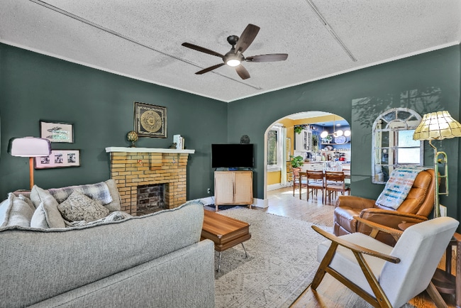 Photo - 2247 Burbank Ave House