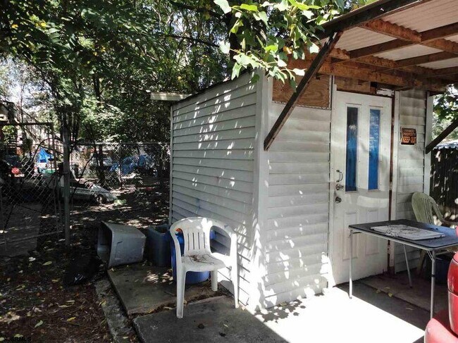 Foto del edificio - 103 Bufallo Ave