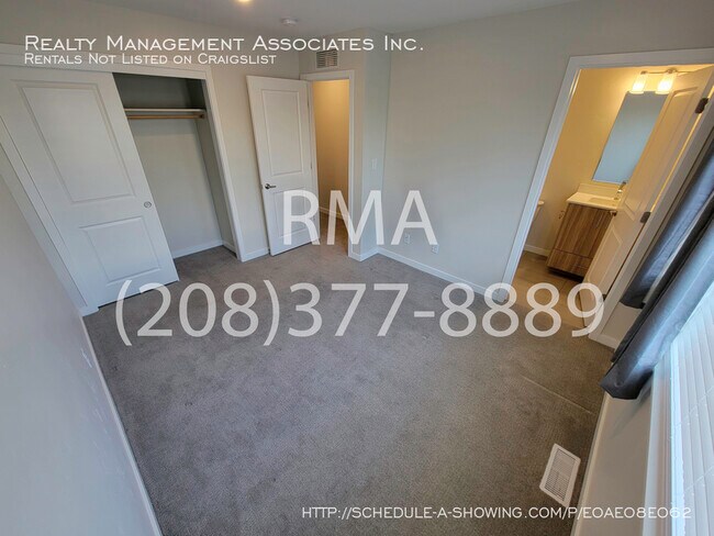 Building Photo - 2292 W Kootenai St