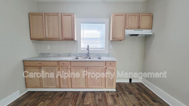 Foto del edificio - 318 E Sumter St