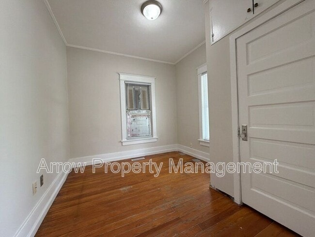 Foto del edificio - 2516 Dudley St