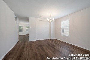 Foto del edificio - 11006 Hillsdale Loop