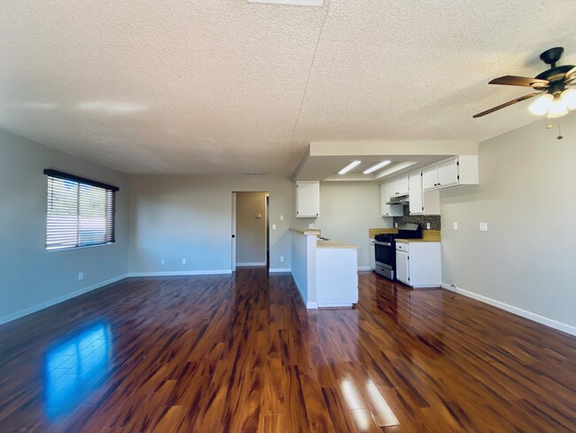 Living room/dinning room/kitchen - 131 Montana St