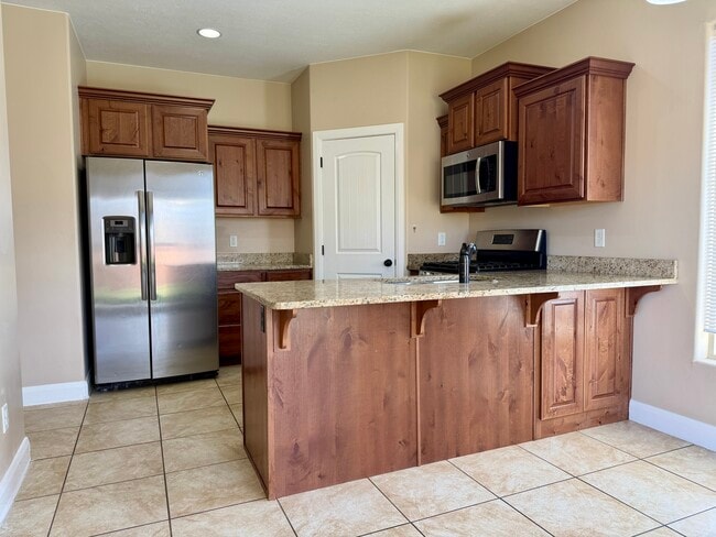cocina planta principal - 1414 W 1650 S