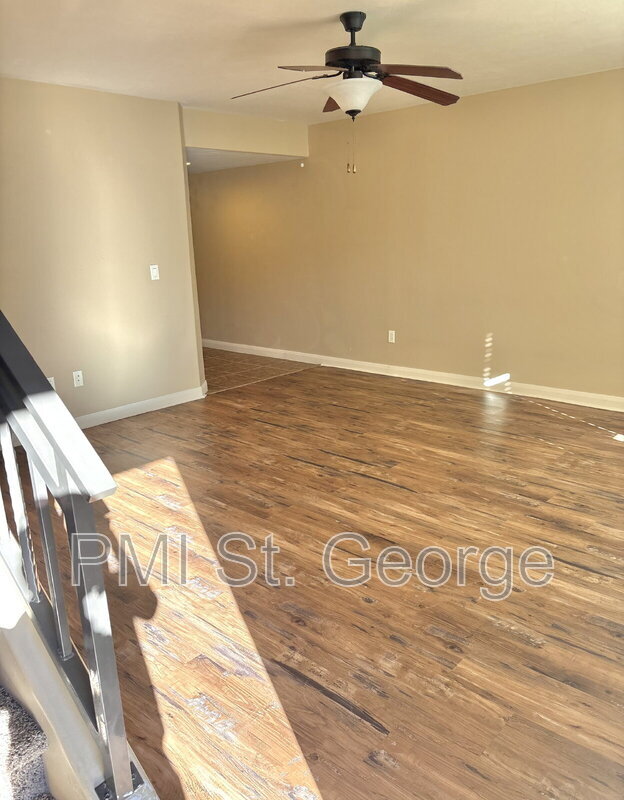 Foto del edificio - 340 1425 N St