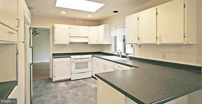 Foto del edificio - 1121 Club House Rd