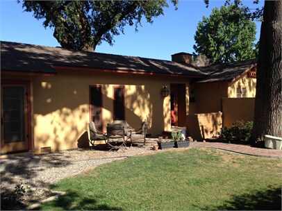 Foto del edificio - 1403 W College Ave