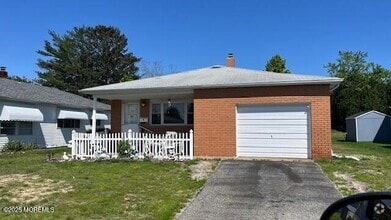 Building Photo - 9 Harrington Dr S
