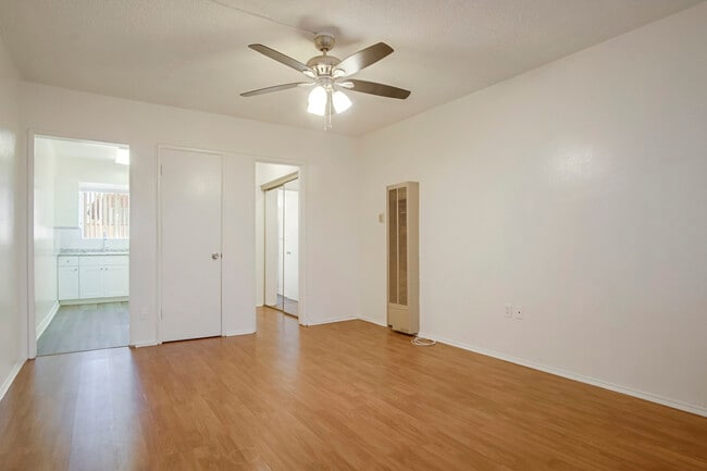 Building Photo - Acacia Courtyard