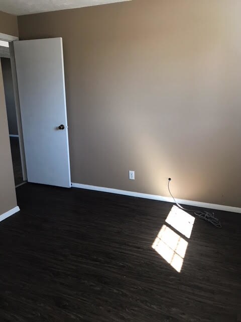 Foto principal - 1310 E 5th St