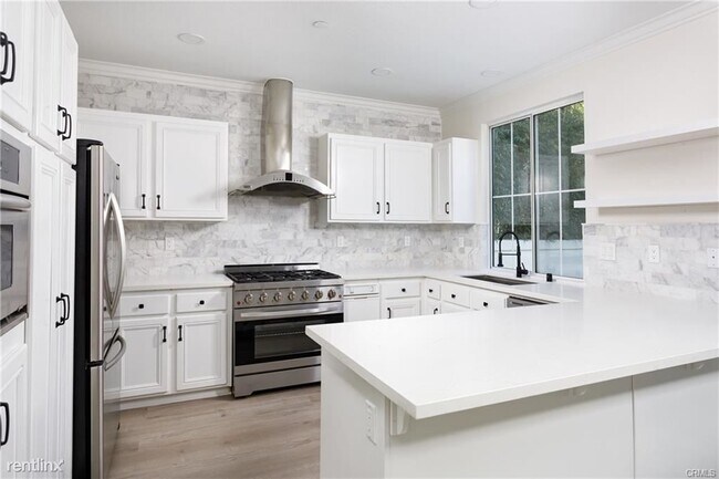 Building Photo - 4 br, 2.5 bath House - 24061 Tiburon