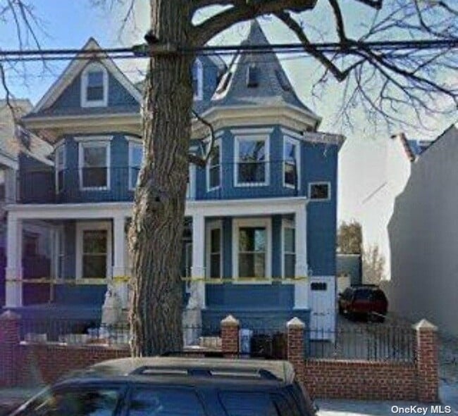 Building Photo - 26-12-26-14 14th St
