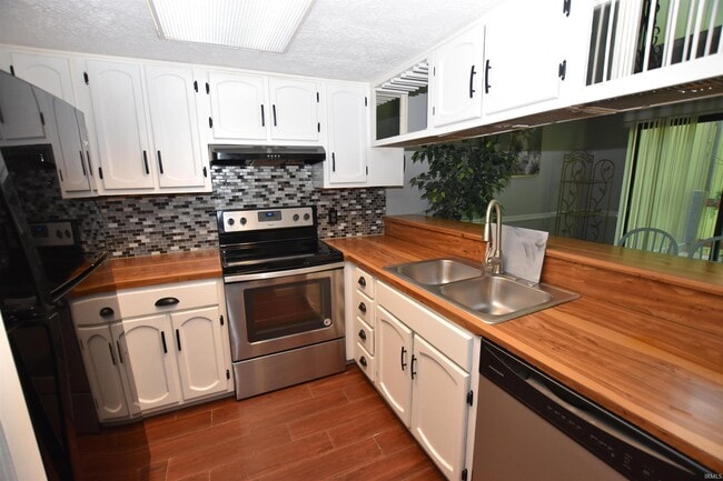 Photo - 9022 S Pointe Ridge Ln (Bloomington, IN) Apartment