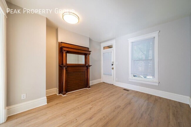 Building Photo - Available in October! Located in Harrison ...