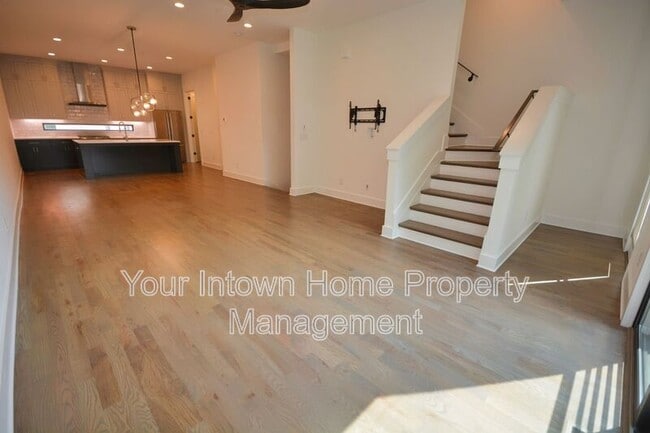 Building Photo - 550 N Highland Ave NE
