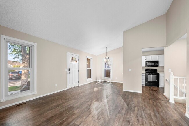 Foto del edificio - 12665 Grove Ct