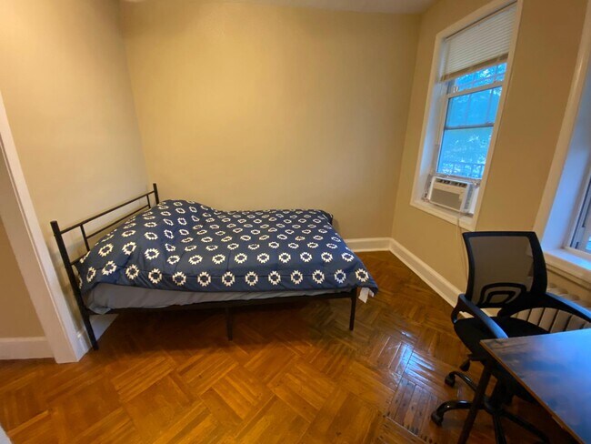 Foto del edificio - 4003 8th St NW