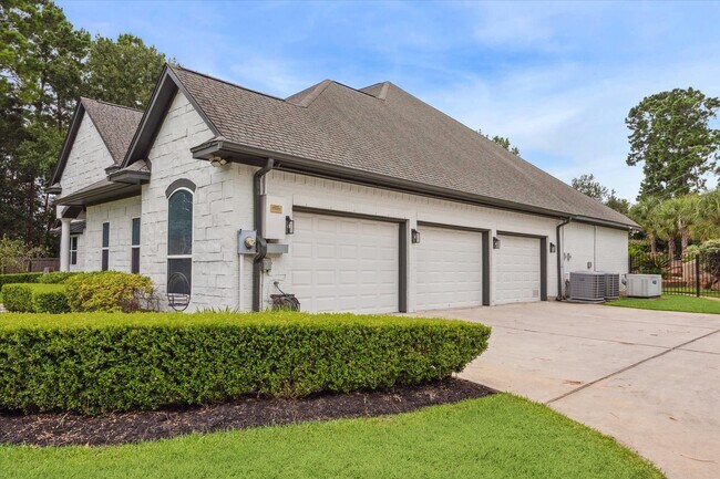 Foto del edificio - 7811 Bent Green Ln