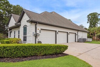 Building Photo - 7811 Bent Green Ln