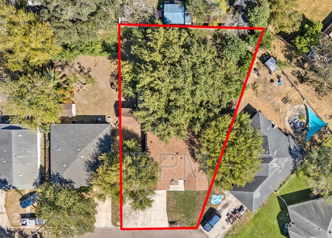 Building Photo - 1105 Colt