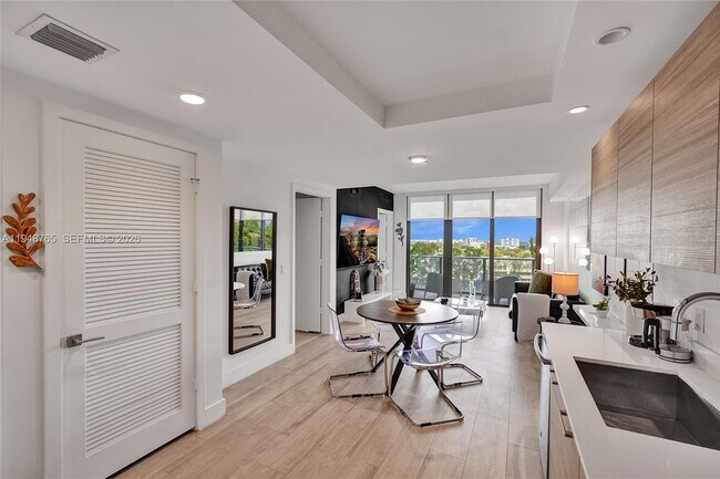 Foto del edificio - 121 NE 34th St