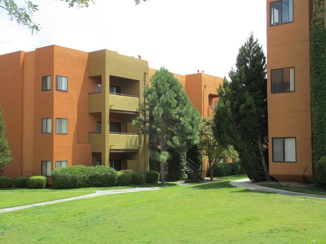 Green Grounds - Cottonwood Ranch
