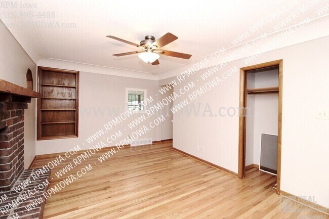 Foto del edificio - 4131 E 10th St