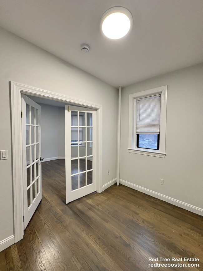 Building Photo - 19 Peterborough St