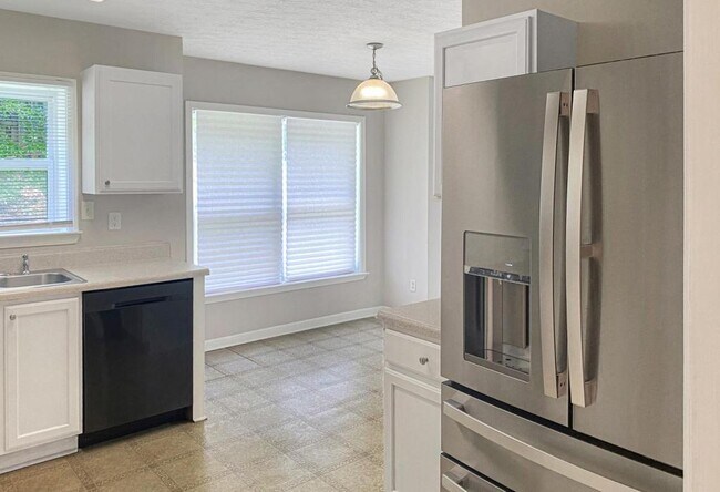 Building Photo - 2550 Plymouth Way