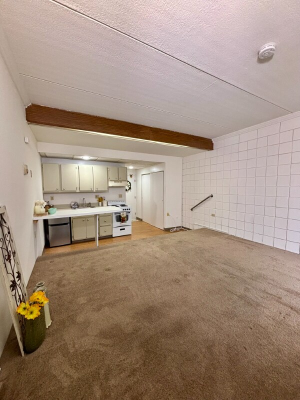 Foto del edificio - 2668 Elmwood Ave