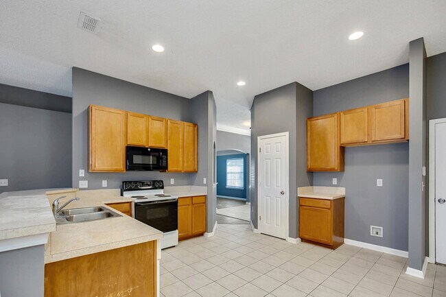 Foto del edificio - 10068 Garden Lake Ct